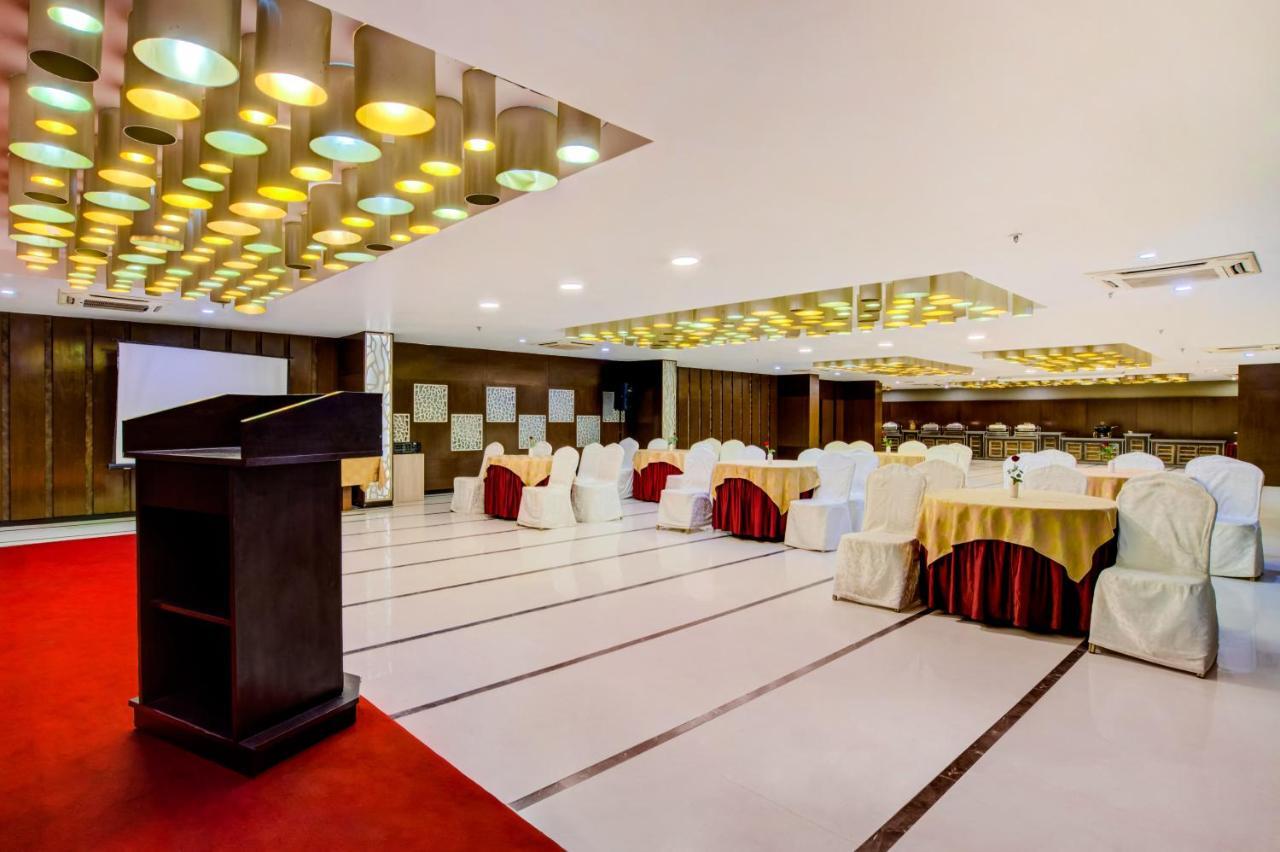 Milestone Hotel And Banquets Siliguri Ngoại thất bức ảnh